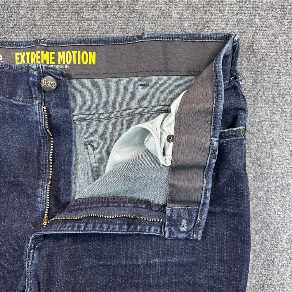 Lee Extreme Motion Men's 42x32 Dark Wash Athletic Fit Tapered Leg Jeans Stretch - Picture 9 of 15